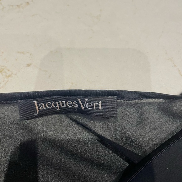 Stunning crepe style top with side zipper and sparkly bodice. - Picture 6 of 7